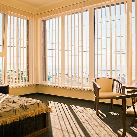 Cowboy Hotel Одеса Екстериор снимка