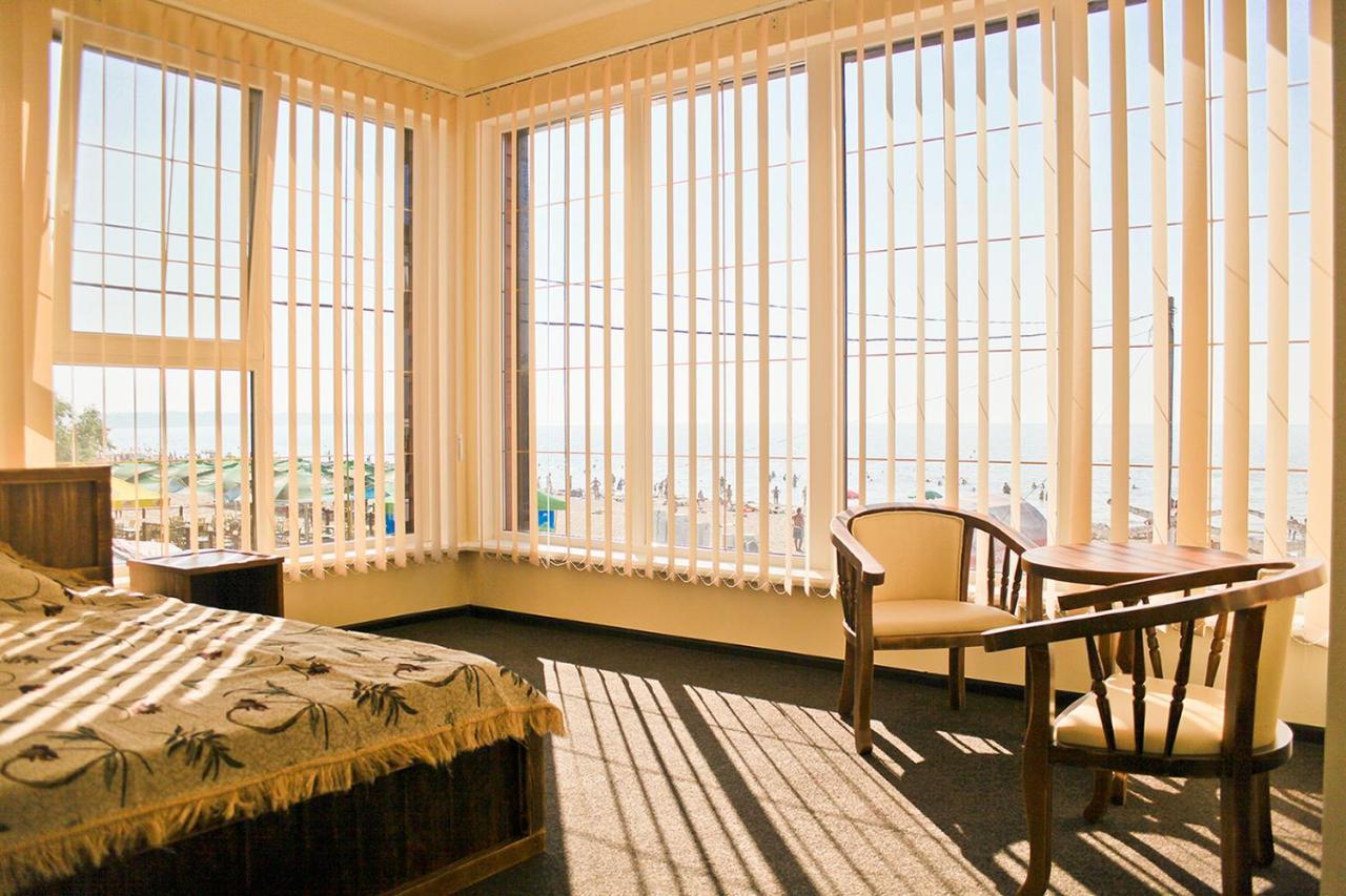 Cowboy Hotel Одеса Екстериор снимка