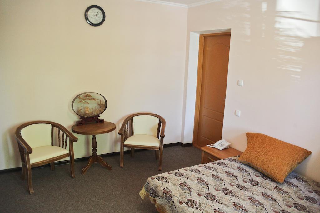 Cowboy Hotel Одеса Стая снимка