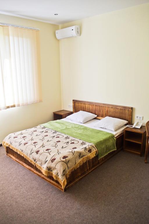 Cowboy Hotel Одеса Екстериор снимка