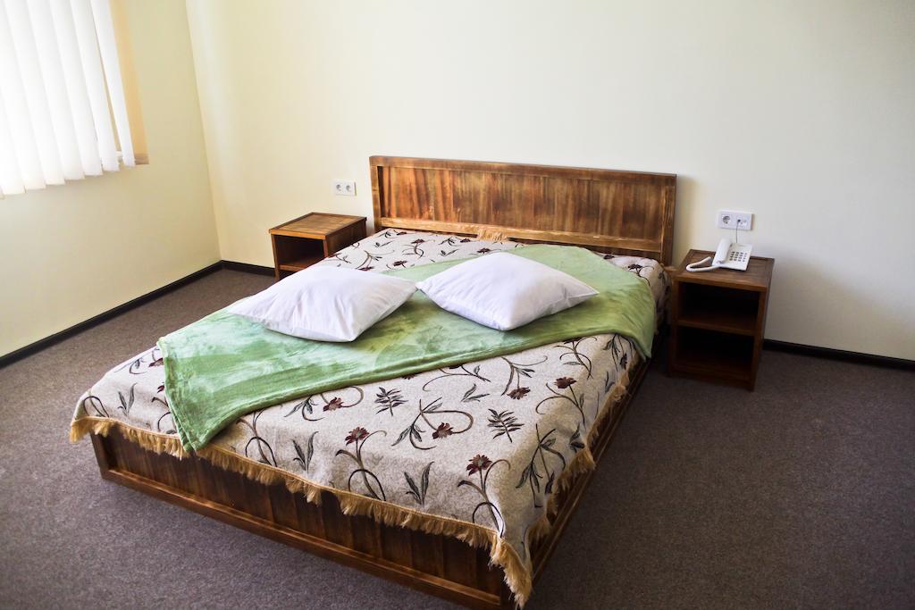 Cowboy Hotel Одеса Екстериор снимка