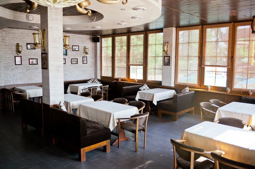 Cowboy Hotel Одеса Екстериор снимка