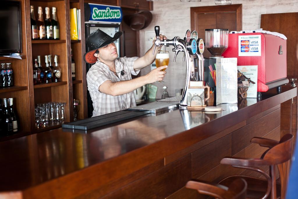 Cowboy Hotel Одеса Екстериор снимка
