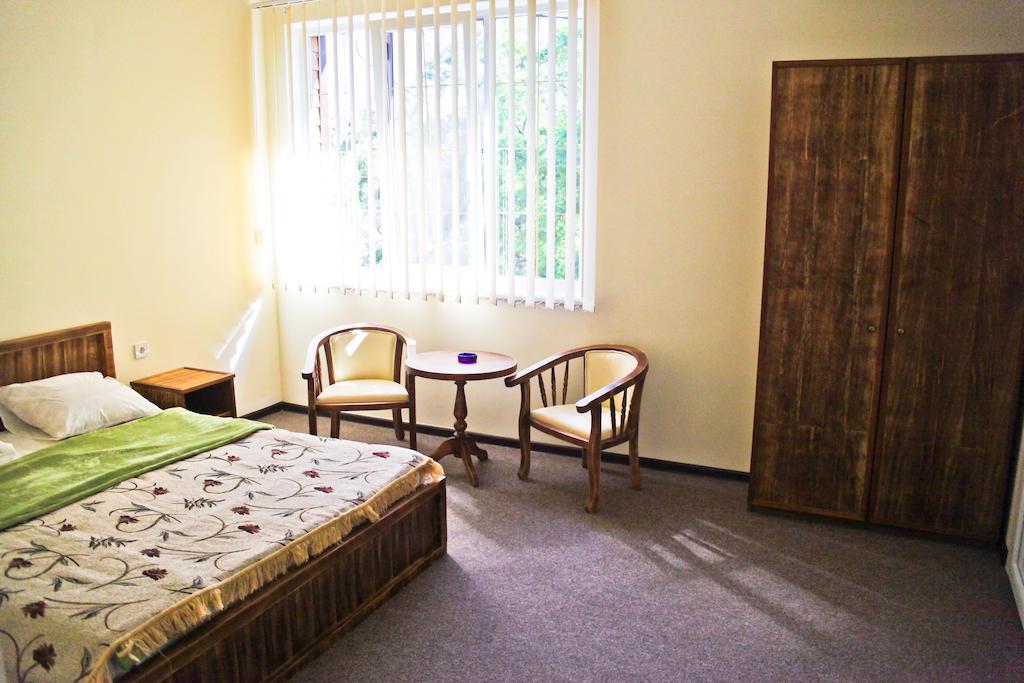 Cowboy Hotel Одеса Стая снимка
